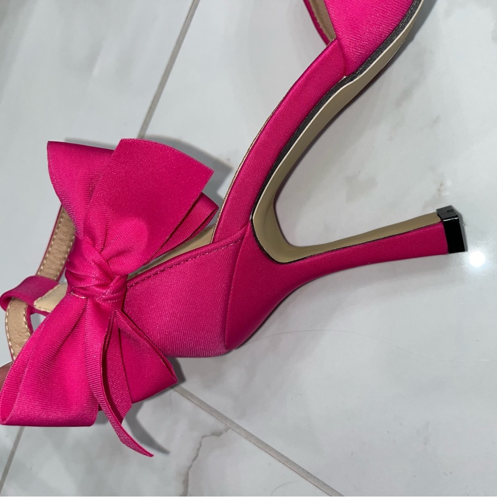 NWT- Bow Stiletto Heeled Pumps with Ankle Strap- Size 7 - Picture 14 of 15